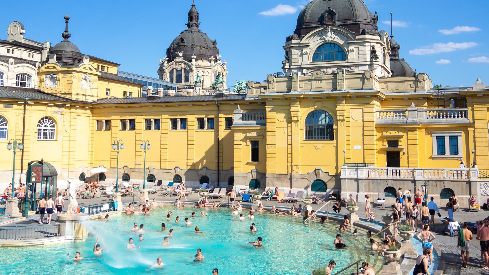 Széchenyi thermal bath outdoor